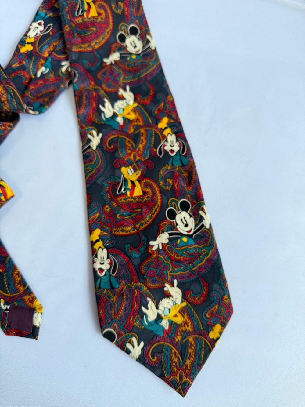Vintage Disney Mickey & Friends Paisley Print Neck Tie 100% Silk Pluto Goofy - Picture 10 of 10